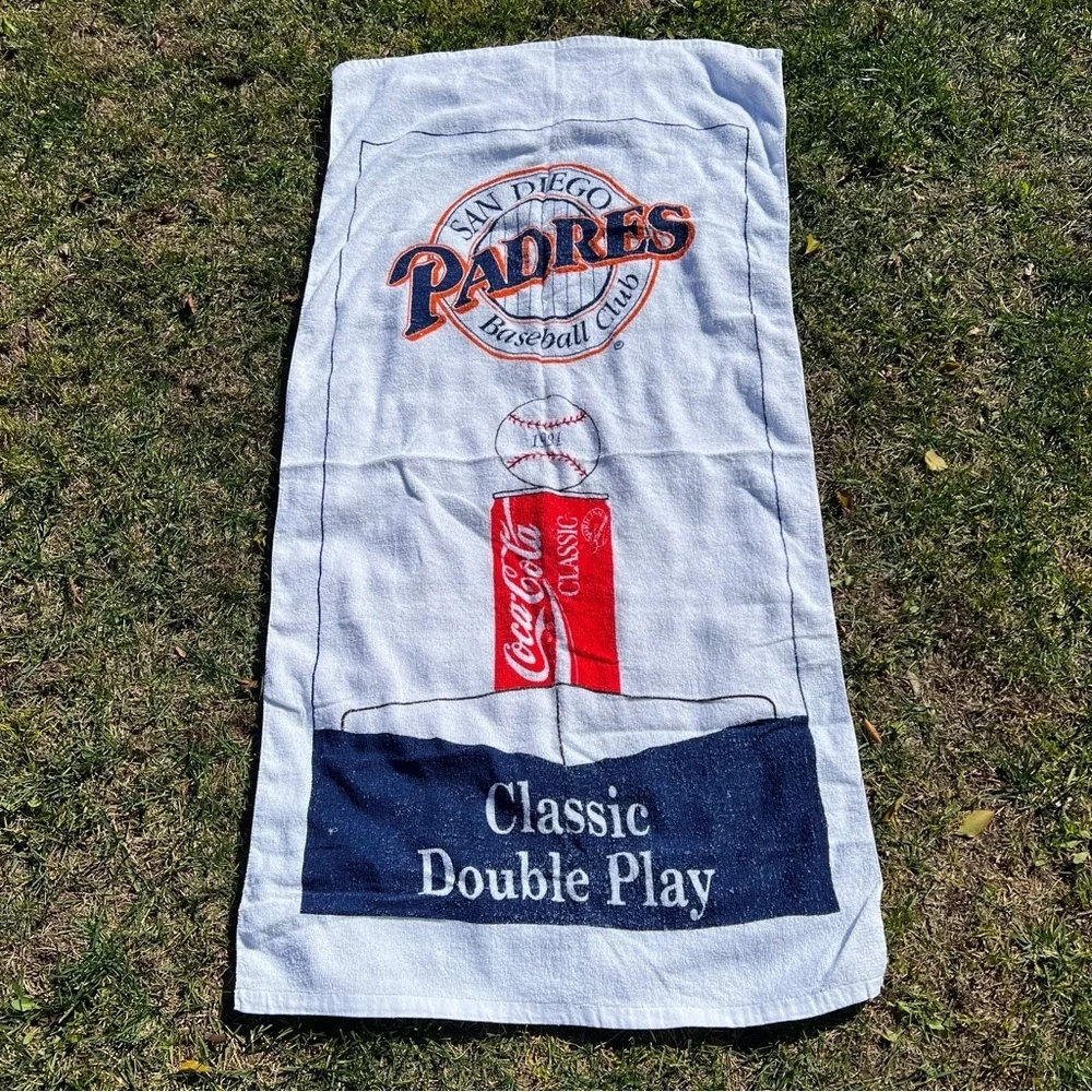 VTG San Diego Padres Coca Cola 1991 Stadium Giveaway Beach Towel 28 x 58 GUC